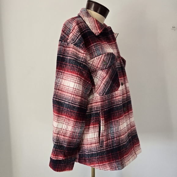 Levi's Red and Black Utility Jacket with Relaxed Fit and Long Sleeves - Picture 5 of 16